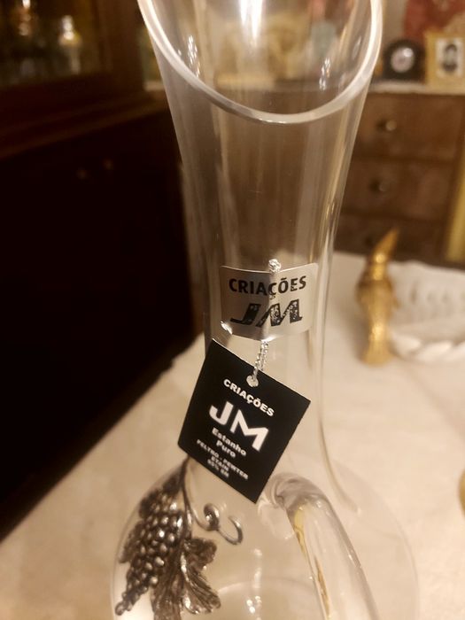 Caneca em cristal com peça em estanho aplicado