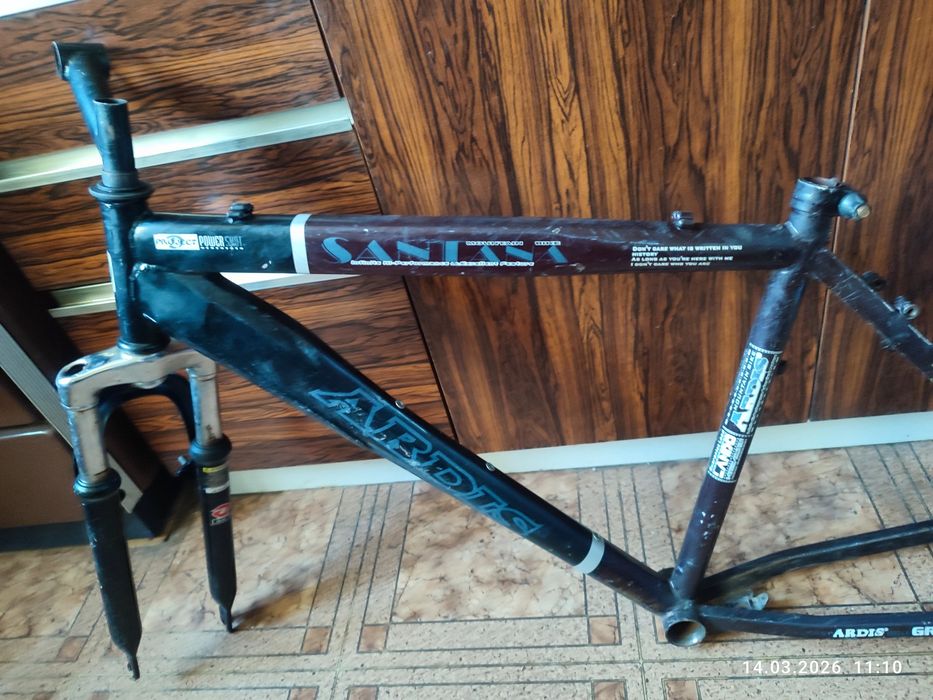 Рама Ardis  з вилкой на 24е колесо.