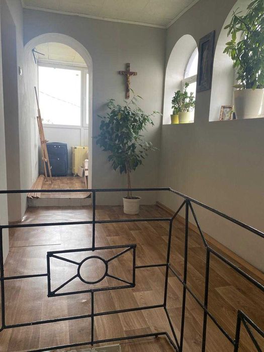 (13) Продам двоповерховий будинок, Великодолинське