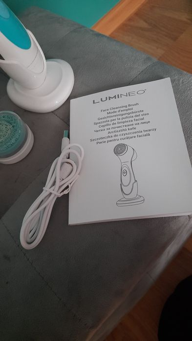 Lumineo szczoteczka masażer do twarzy
