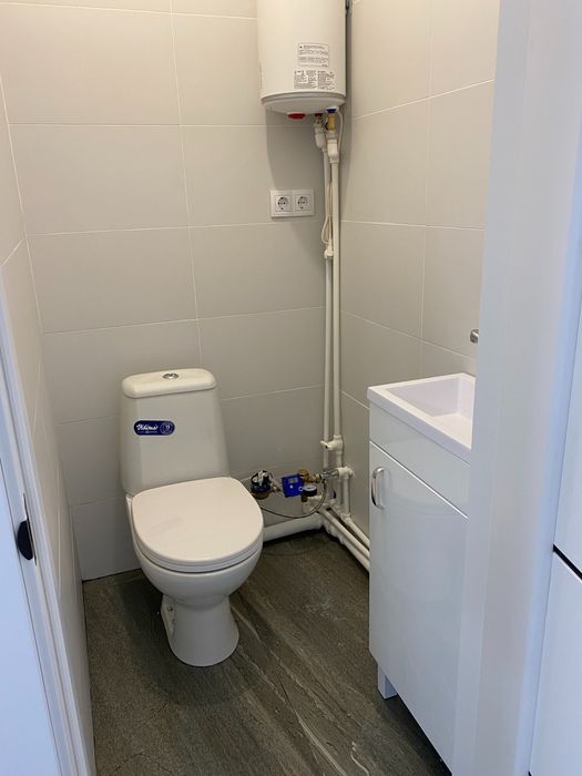 Оренда приміщення 34.2 кв.м  під салон,офіс,Позняки, вул Пчілки 7