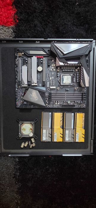Bundle i7 9700k, Board Aorus Master, Gskill 32GB e bloco de agua EK64552292379010120
