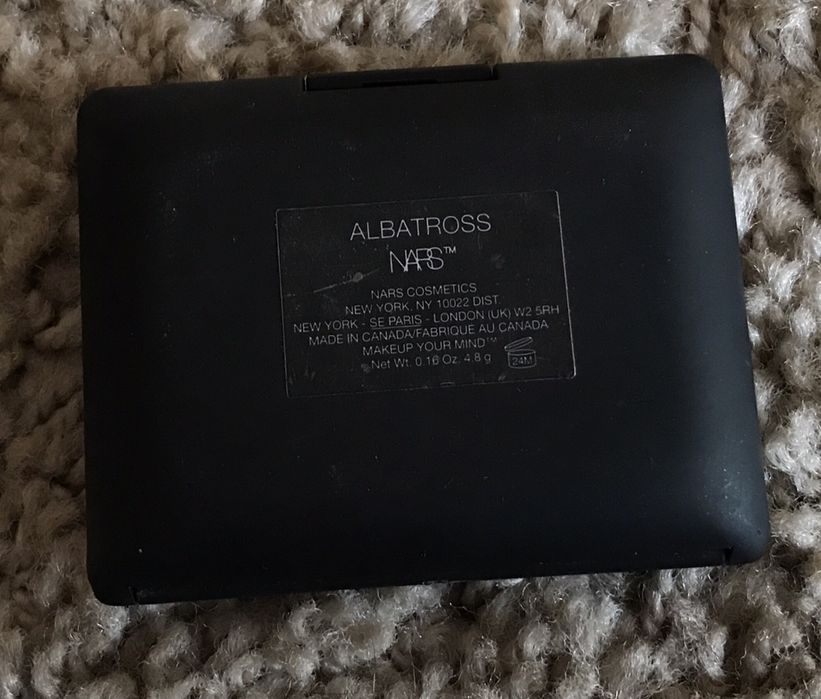 Nars rozświetlacz Albatross 4,8g puder do twarzy rozswietlajacy