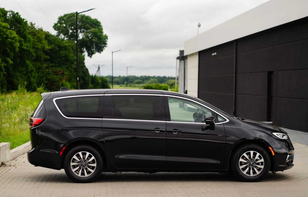 Chrysler Pacifica Hybrid 2023