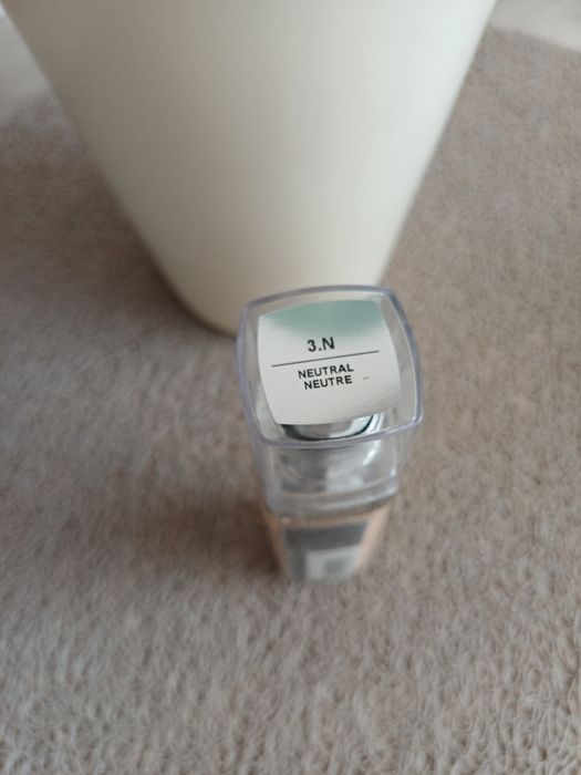 Podklad do twarzy loreal.