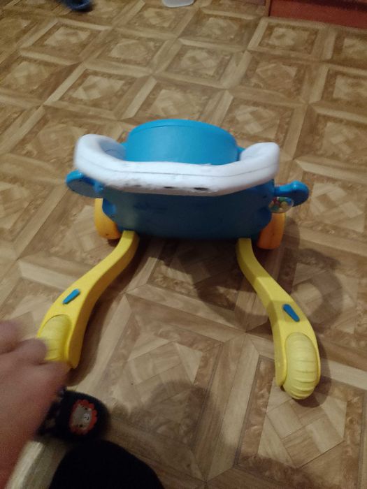 Pchacz jeździk dla dziecka