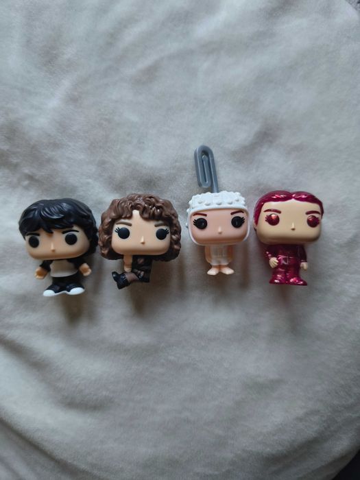 Figurki Kinder Joy z serii Stranger Things