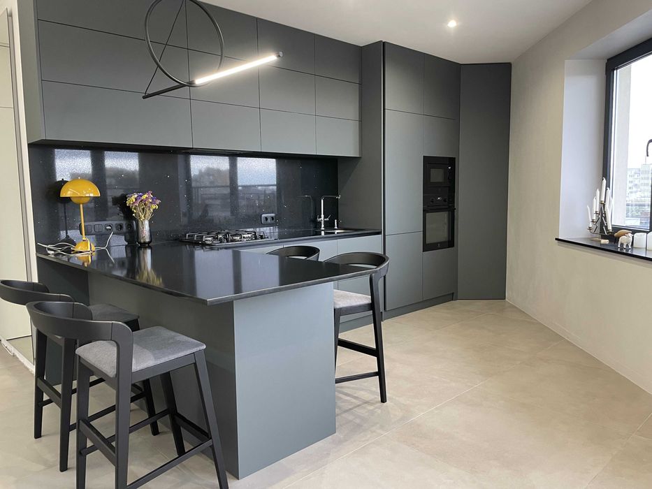 Продаж квартири з терасою новобудова близько центру Львів!