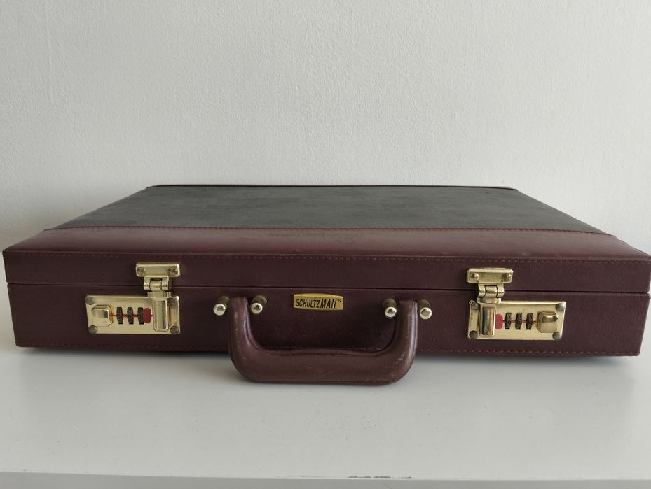 Conjunto de Talheres e Facas SchultzMan