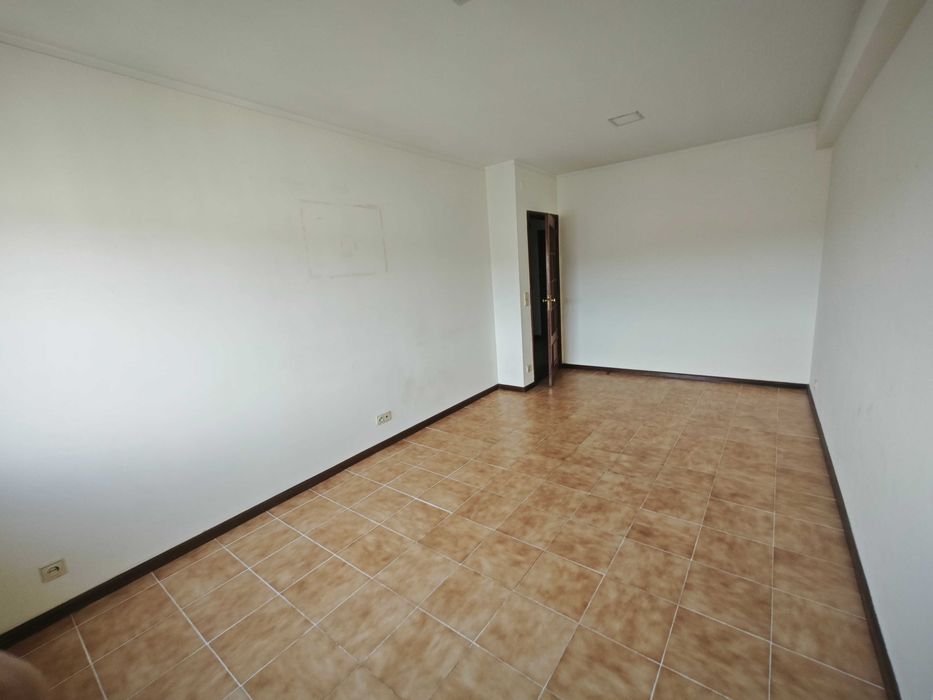 Apartamento T1 c/garagem para arrendar em Quinta Paço de Rei 20, Vila Nova de Gaia