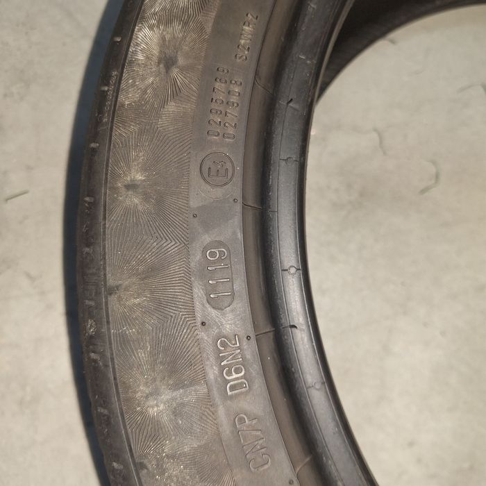 Pneu  Continental  205/50 R17 V