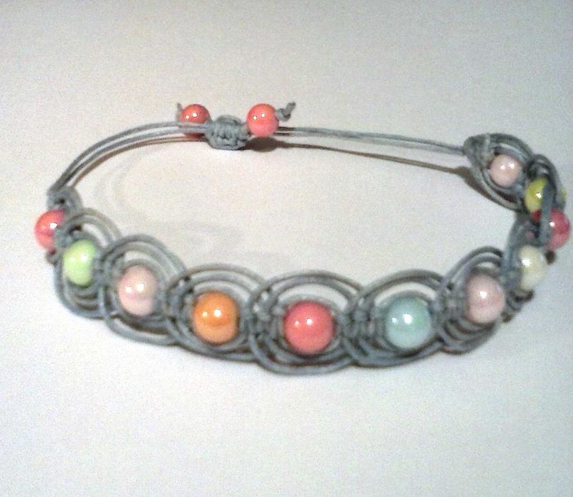 Bransoletka pastelowe koraliki makrama
