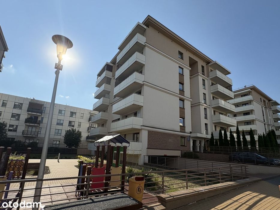 Przestronne trzy pokojowe mieszkanie z balkonem i garażem