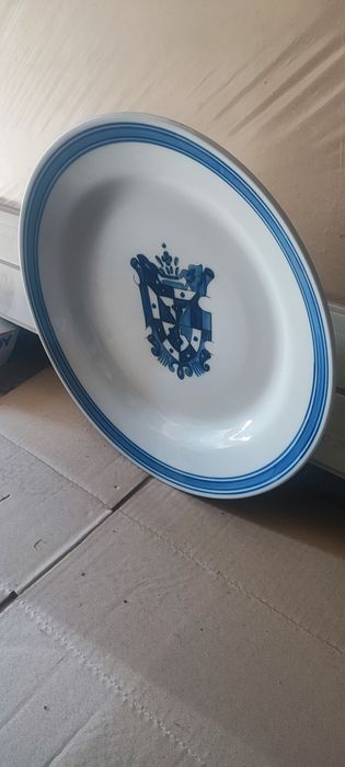 Prato pintado á mão.