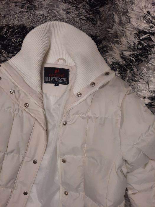 Зимняя  женская белая куртка L