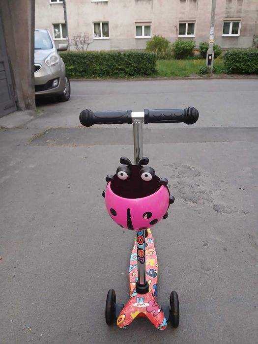 Hulajnoga dziecięca z koszykiem biedronki