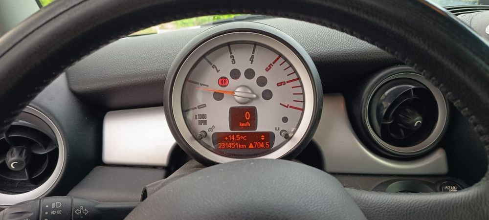 Mini Cooper D 1.6448665361801564163