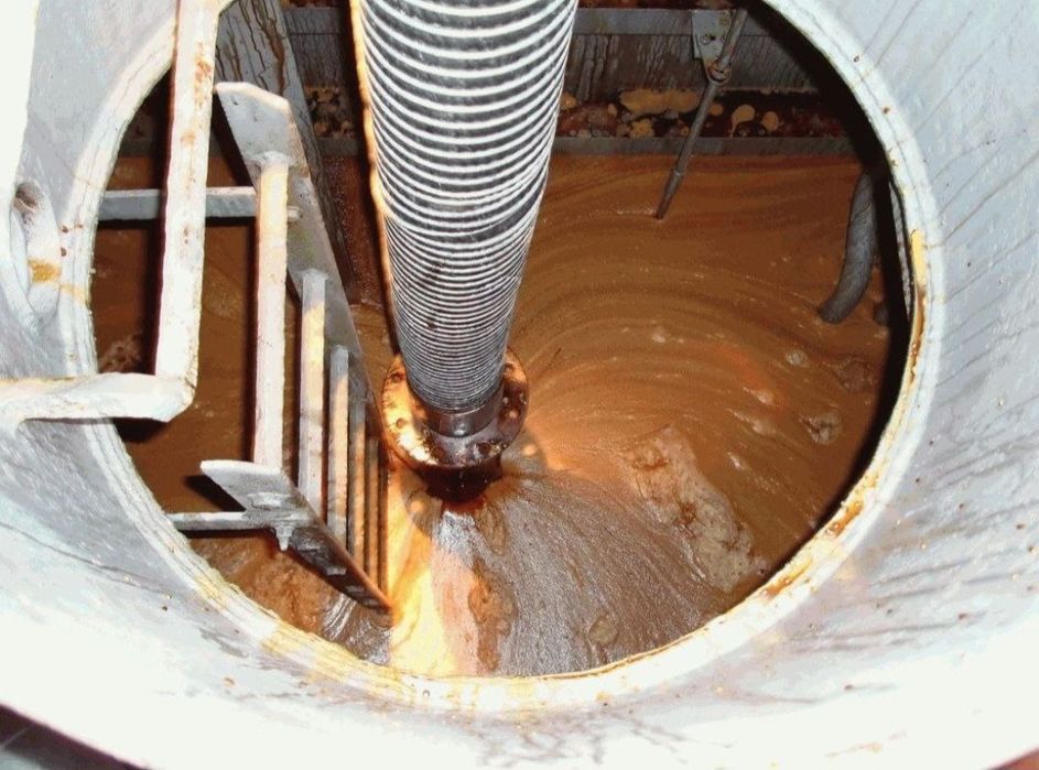 Чистка выгребных ям, Чистка слевных ям, Чистка ила с сливных ям.