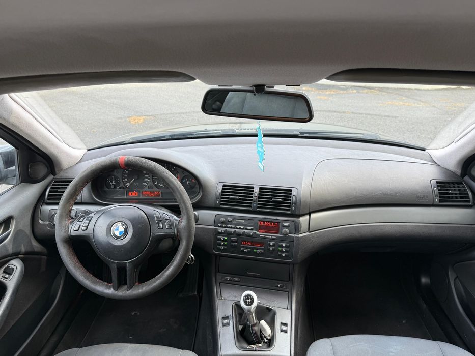 Bmw 318 DIESEL ano 2005 - muito nova