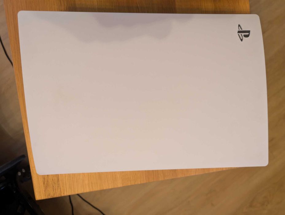 Konsola Sony Playstation 5 wersja z napędem + komplet gier