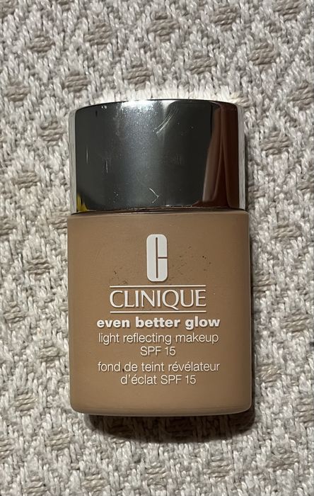 Clinique Even Better Glow CN28 Ivory podkład do twarzy