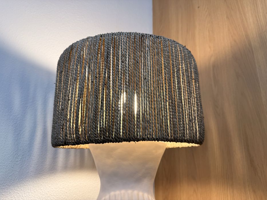 Candeeiro Branco Com Abajur