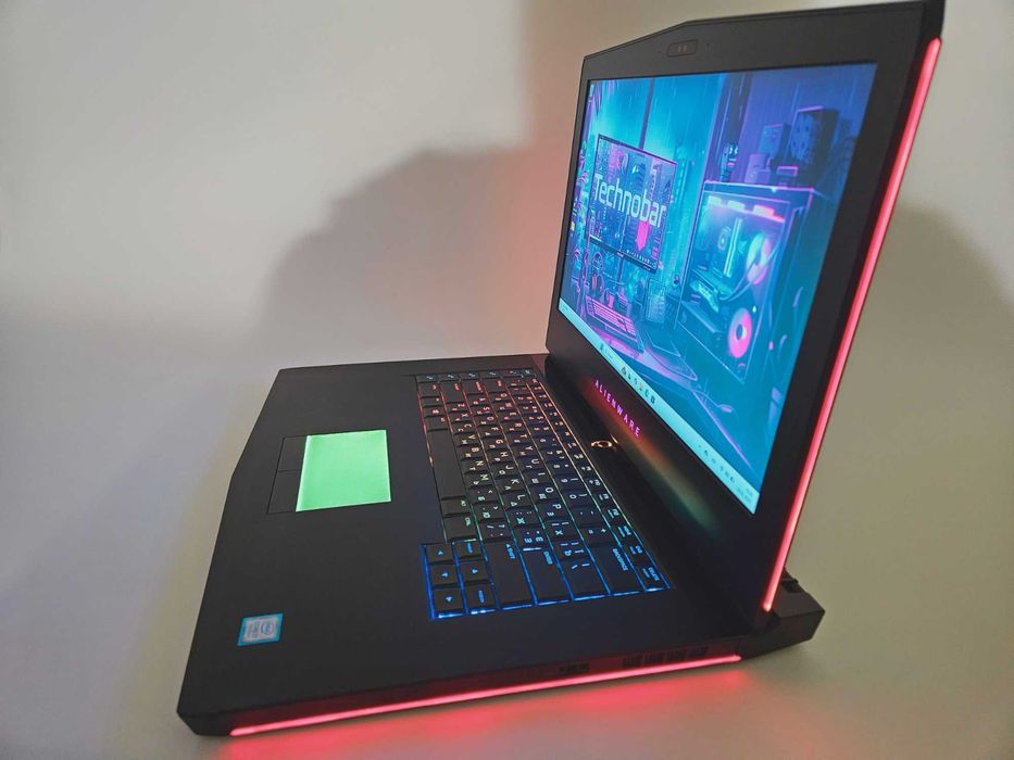 Ноутбук Alienware 15 R3 FullHD|i7-7820HK|GTX 1070,8ГБ|16GB|512Gb|1Tb