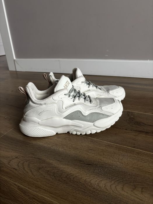 Жіночі кросівки Anta 38,5(24см)