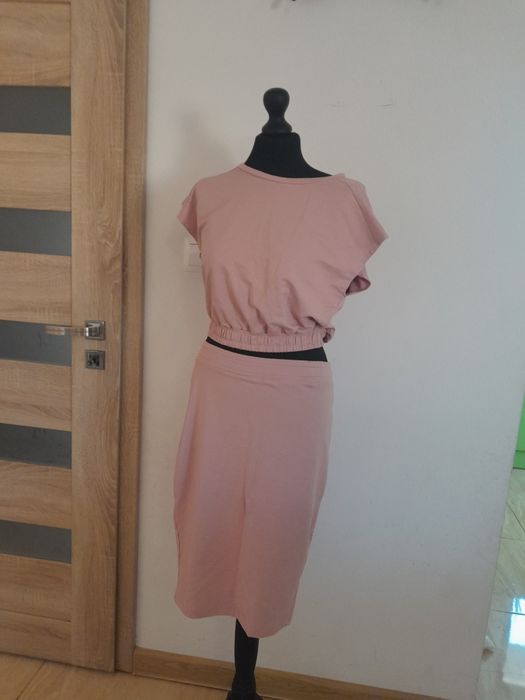 Komplet zestaw dresowy spódnica pudrowy róż i bluzka S M 36 38