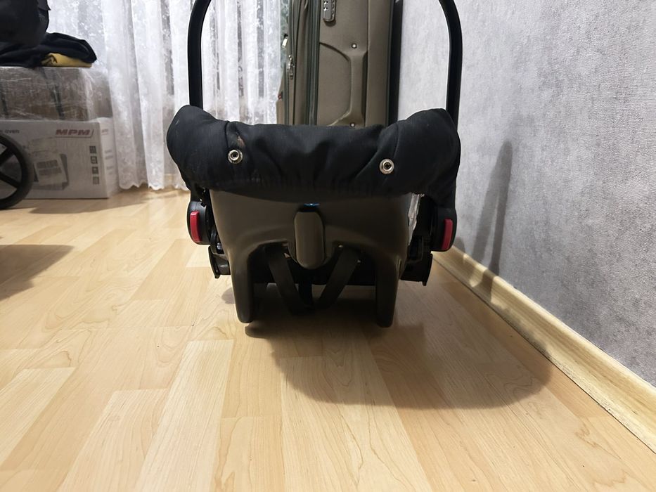 Дитяче  автокрісло.