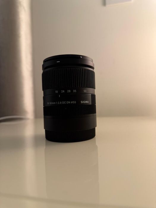 Sigma 18-50mm f/2.8 DC DN