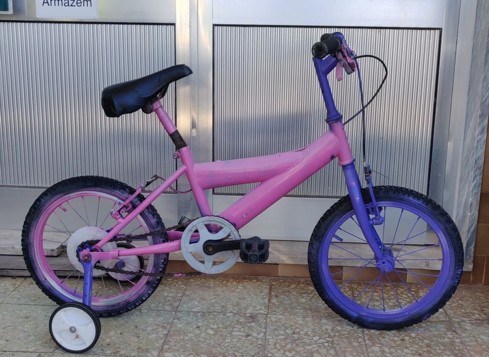 Diversas Bicicletas de Criança