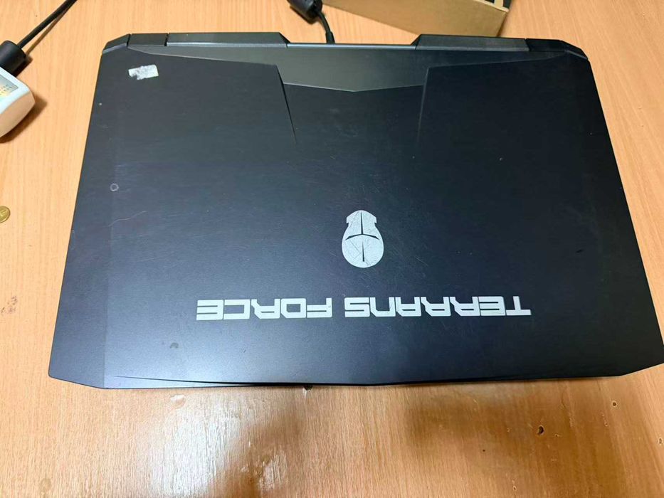 Laptop Terrans Force X711 i7-6700K / 16GB / 512GB SSD + 1TB / GTX 980M 8GB
