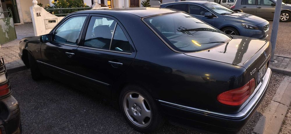 Mercedes-Benz Classe E 230 (W210) 2.3 Gasolina de 1997 – Vendido no estado em que se encontra