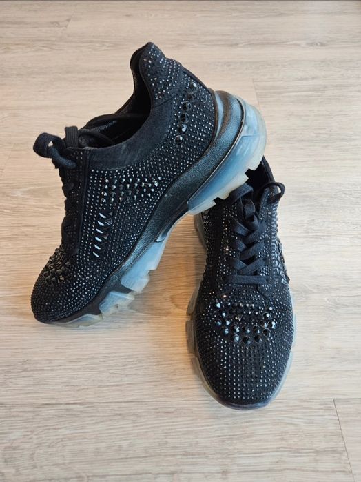 Ténis pretos com brilhantes 39