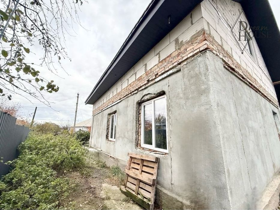 Продаж буднку на стадії ремонту