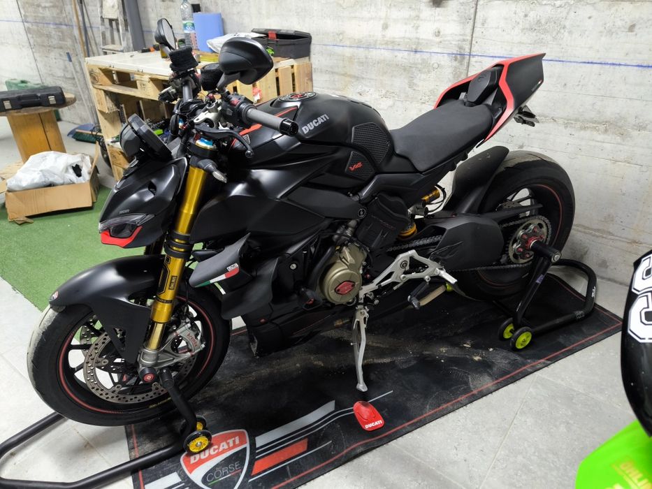Ducati Streetfighter V4S