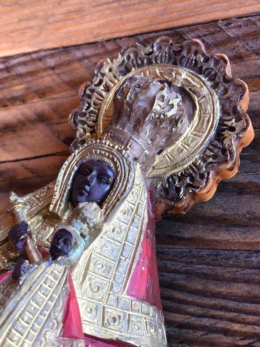 Santa de Guadalupe em Resina, excelente estado