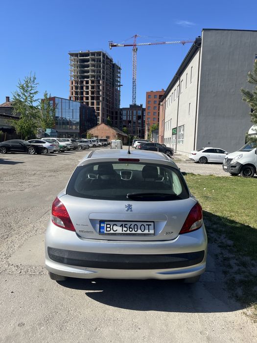 Машина,автомобіль Peugeot Пежо 207 хечбек.