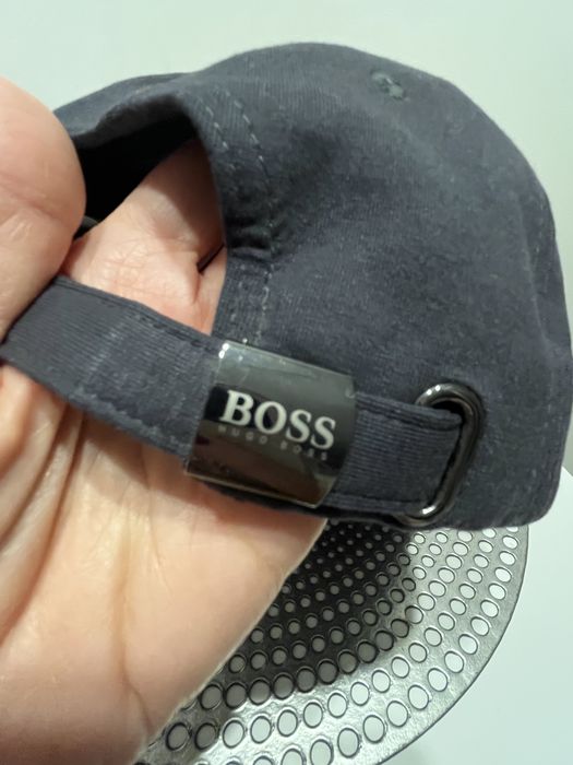 Czapka z daszkiem granatowa Boss