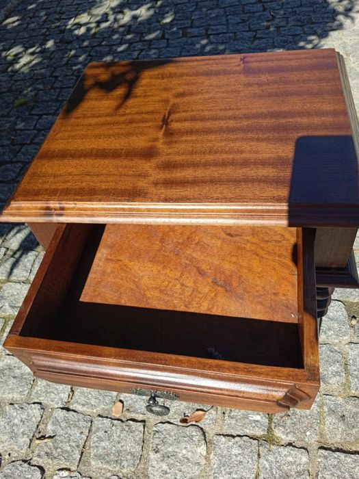 Side table/headboard64552920674433123