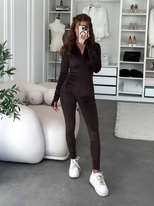 Шоколадний комбінезон
