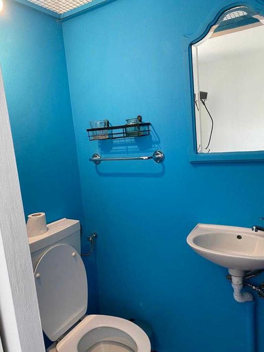 QUARTO( 1 PESSOA ) TUDO INDEPENDENTE KITCHENETE com casa de banho