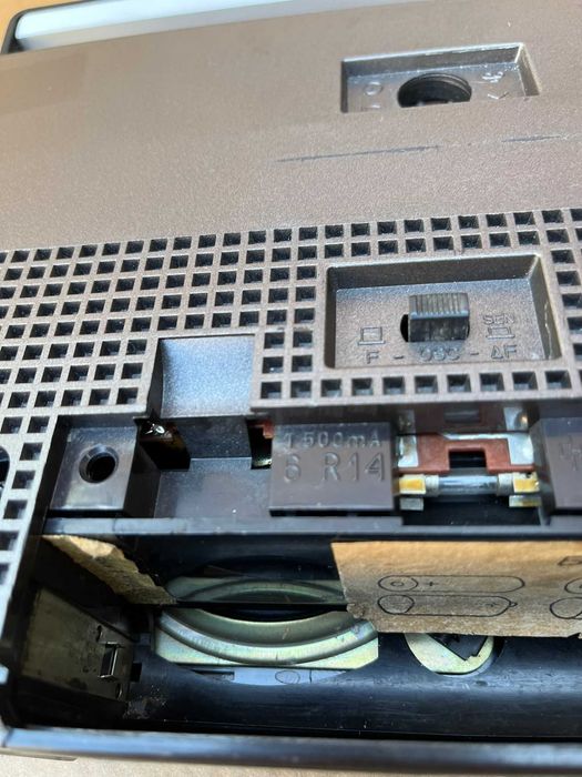 Radiomagnetofon Unitra Kasprzak RM121, przestrojony UKF, sprawny.
