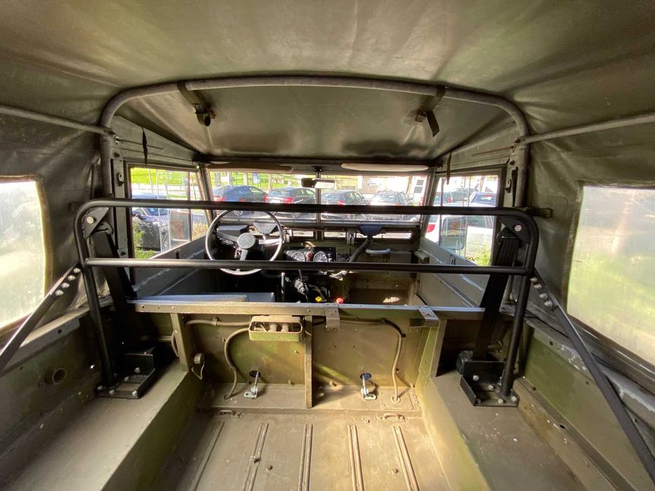 Land Rover Series III Lightweight FFR 1978 – Clássico Militar 4x4