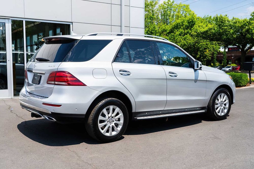 Mercedes-Benz GLE 300      2016