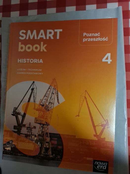 Historia 4. Poznać przeszlosc. Smart book