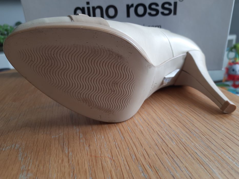 Czółenka Gino Rossi rozm. 37