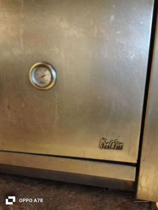 Forno de cozinha a lenha ( serve para cozinhar e aquecimento)