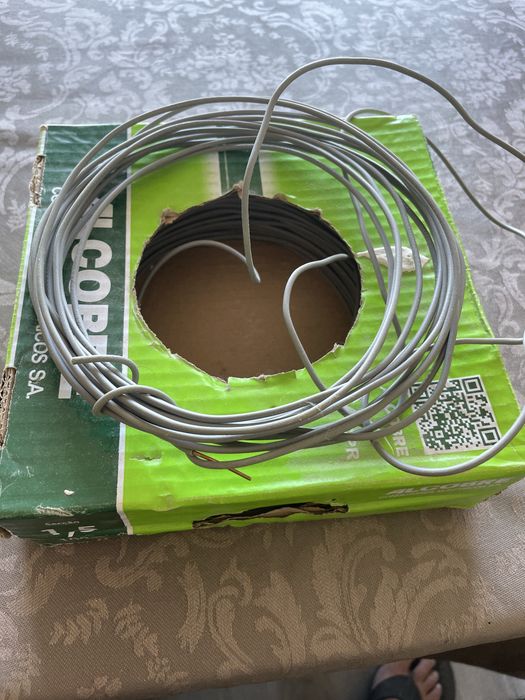 Material eléctrico - restos de obra
